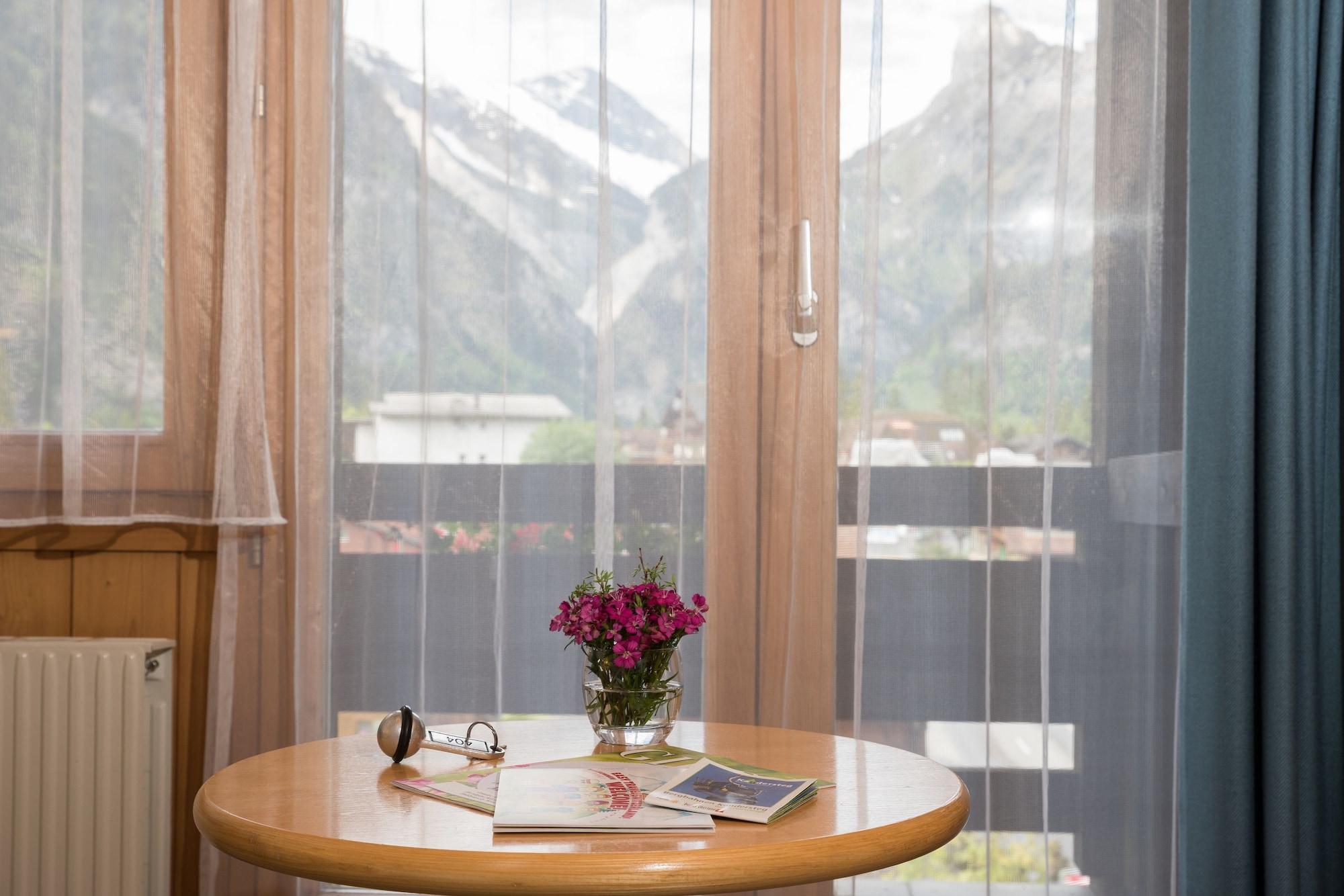 Bluemlisalp Hotel Kandersteg Bagian luar foto