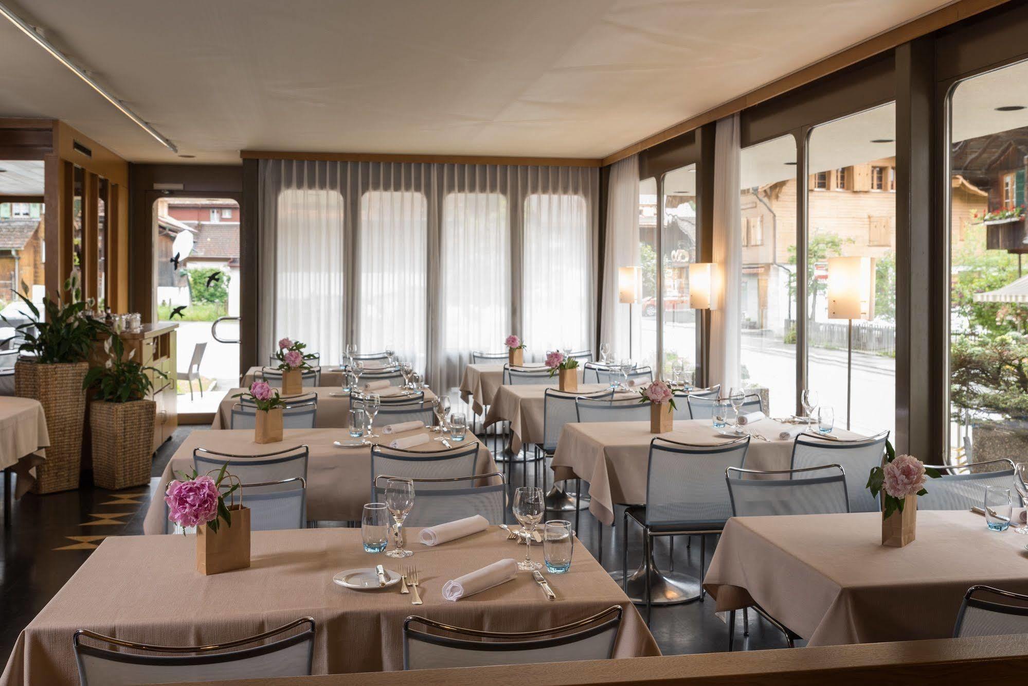Bluemlisalp Hotel Kandersteg Bagian luar foto