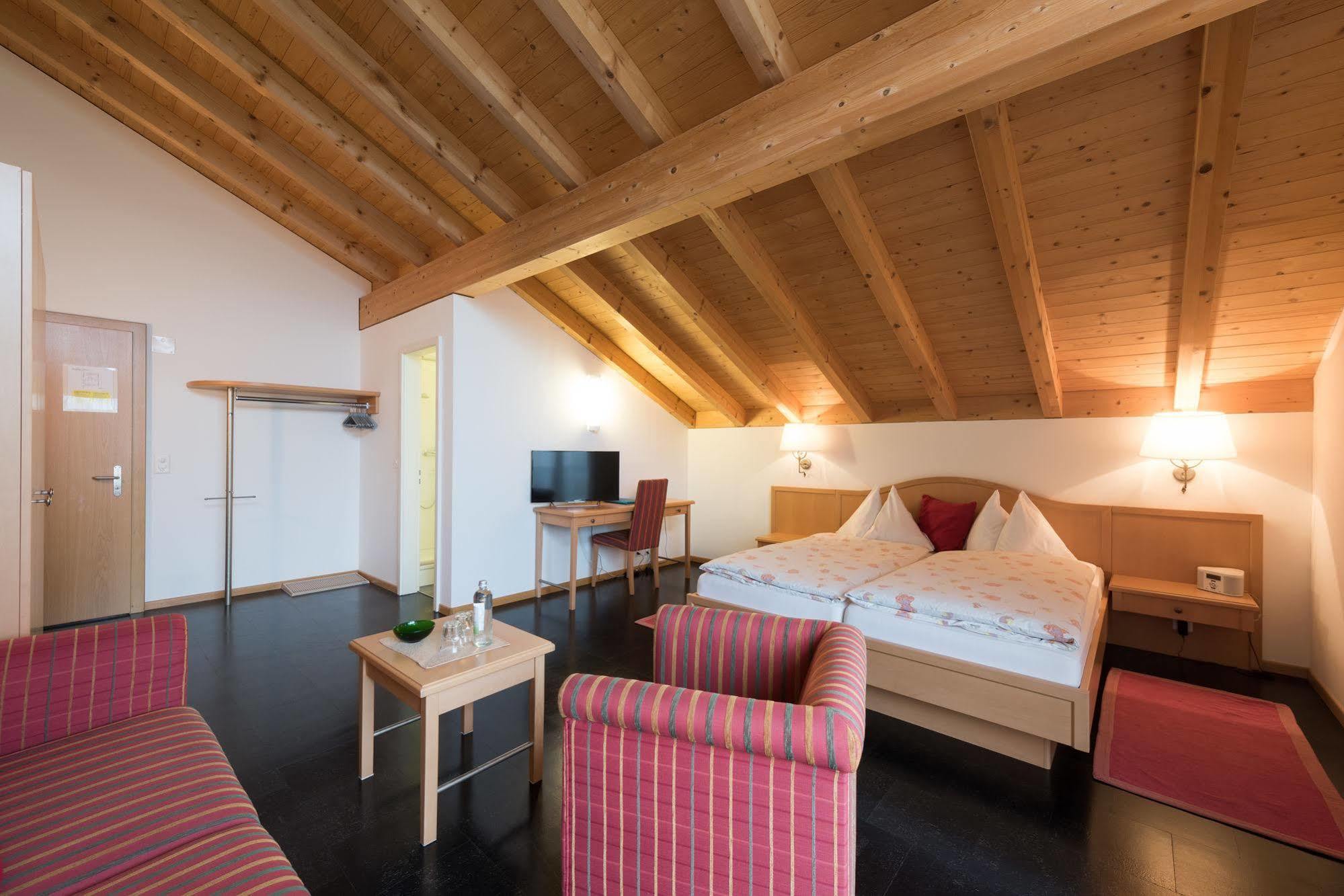 Bluemlisalp Hotel Kandersteg Bagian luar foto