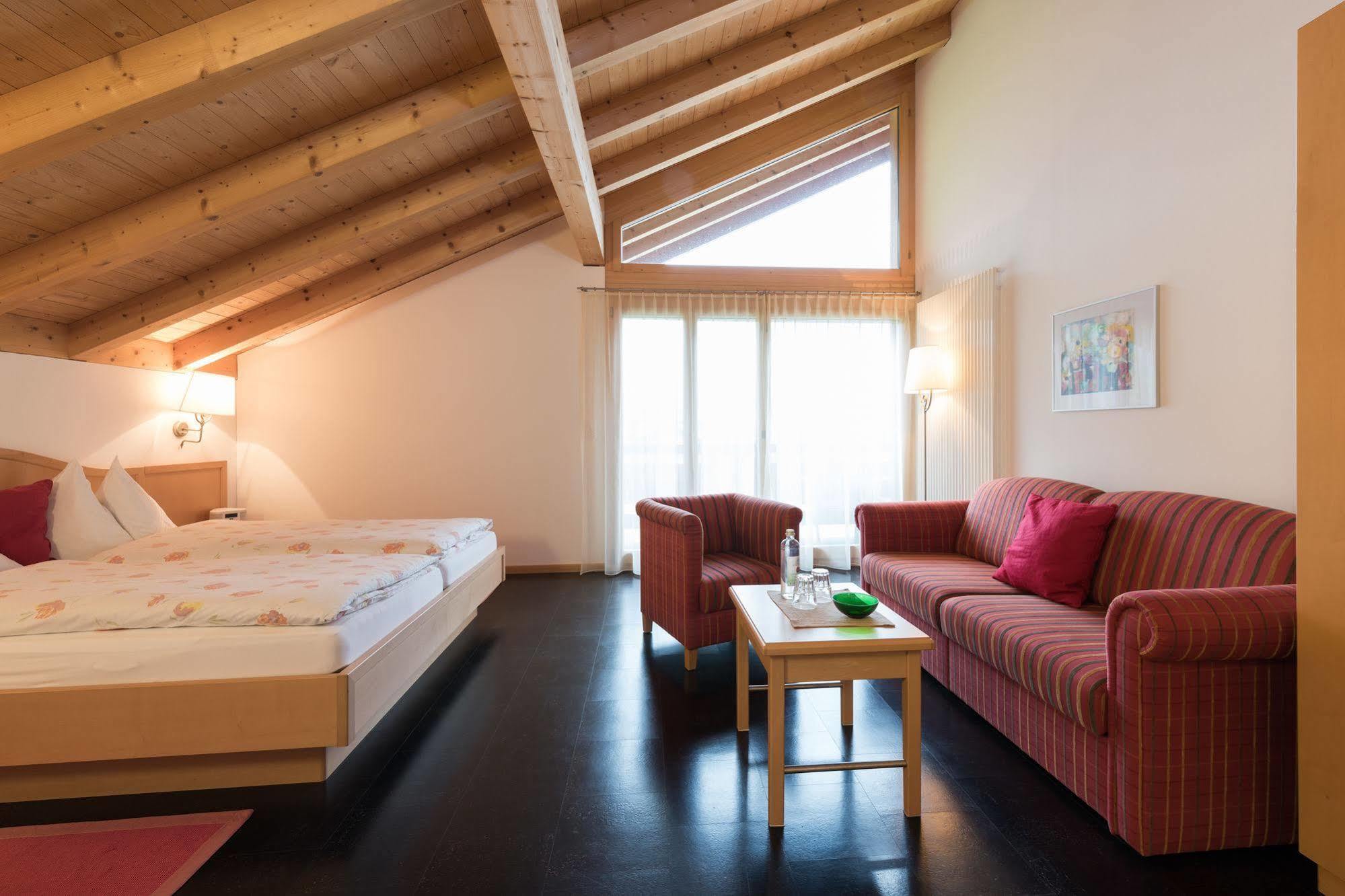 Bluemlisalp Hotel Kandersteg Bagian luar foto